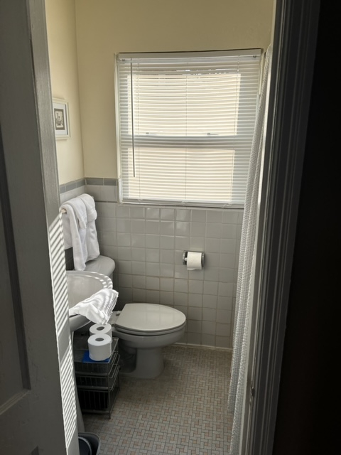 Room w/Bath near Medstar, Children's & VA Hosp. - Photo 4
