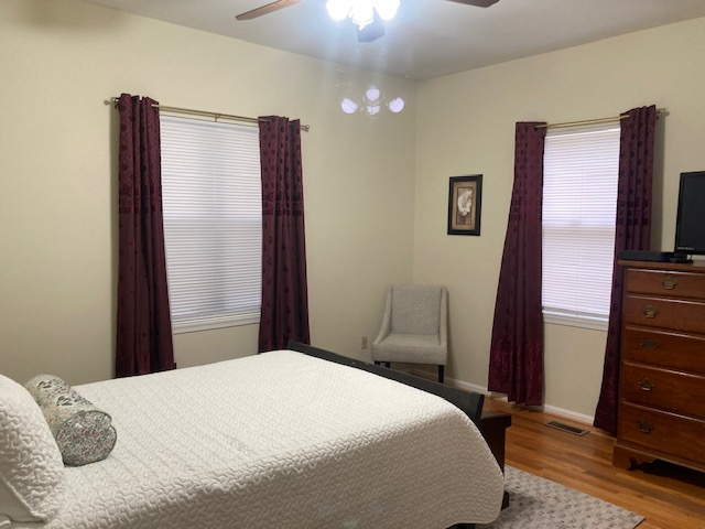 Room w/Bath  near Medstar, Children's  & VA Hosp. - Photo 2
