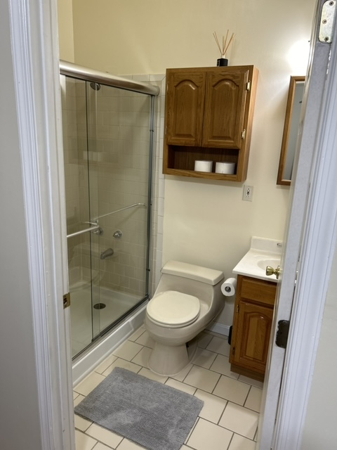 Room w/Bath  near Medstar, Children's  & VA Hosp. - Photo 4