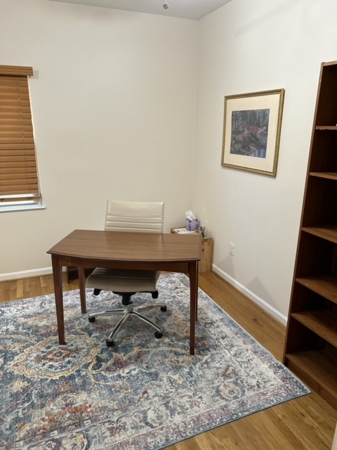 Room w/Bath  near Medstar, Children's  & VA Hosp. - Photo 8