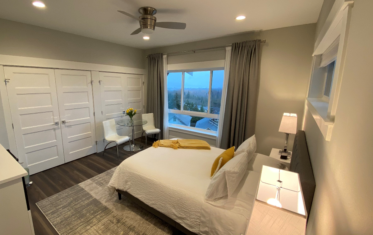 1-BdRm Fully furnished with spectacular marine views - Photo 2