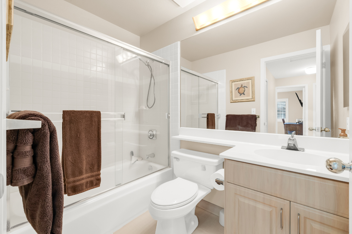 A beautiful and tranquil condominium with resort-like amenities. - Photo 4