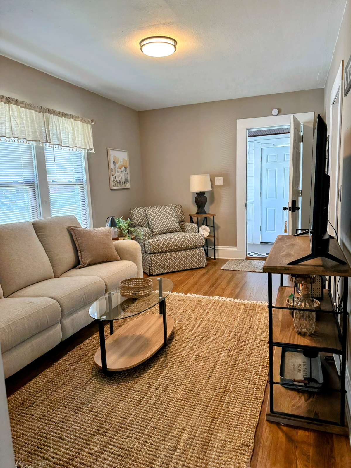 Cozy Home, close to hospitals - Photo 4