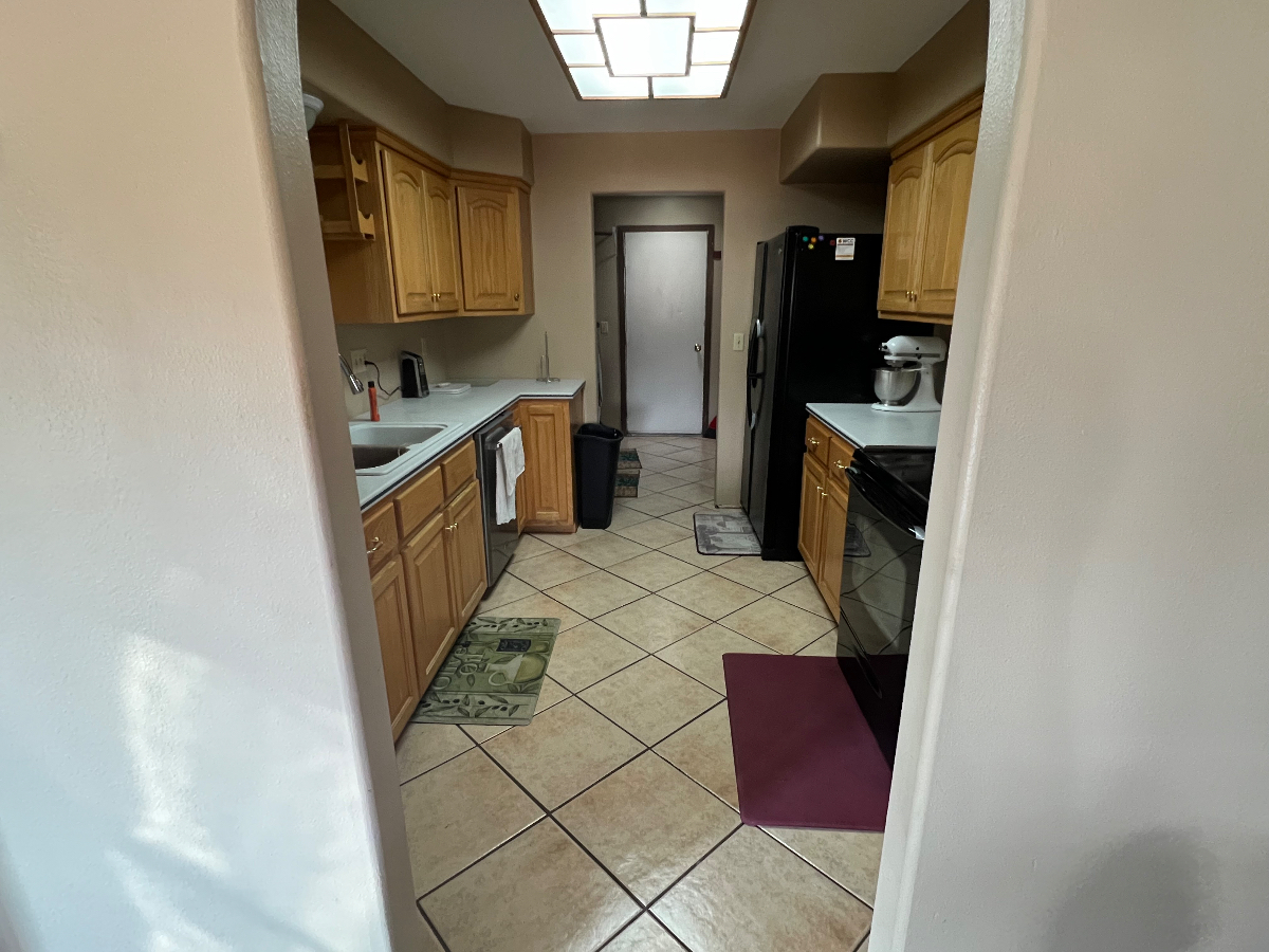 Ranch style three bedroom for rent - Photo 3
