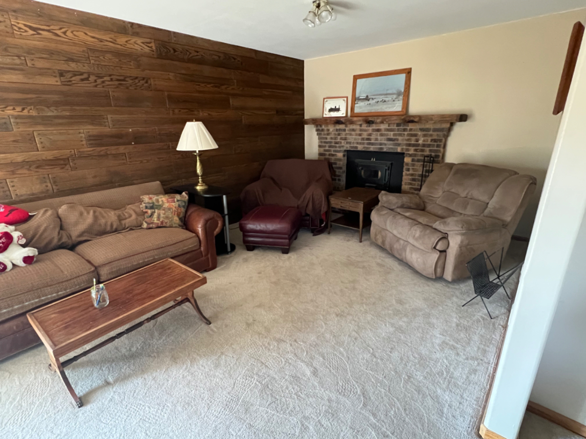 Ranch style three bedroom for rent - Photo 9