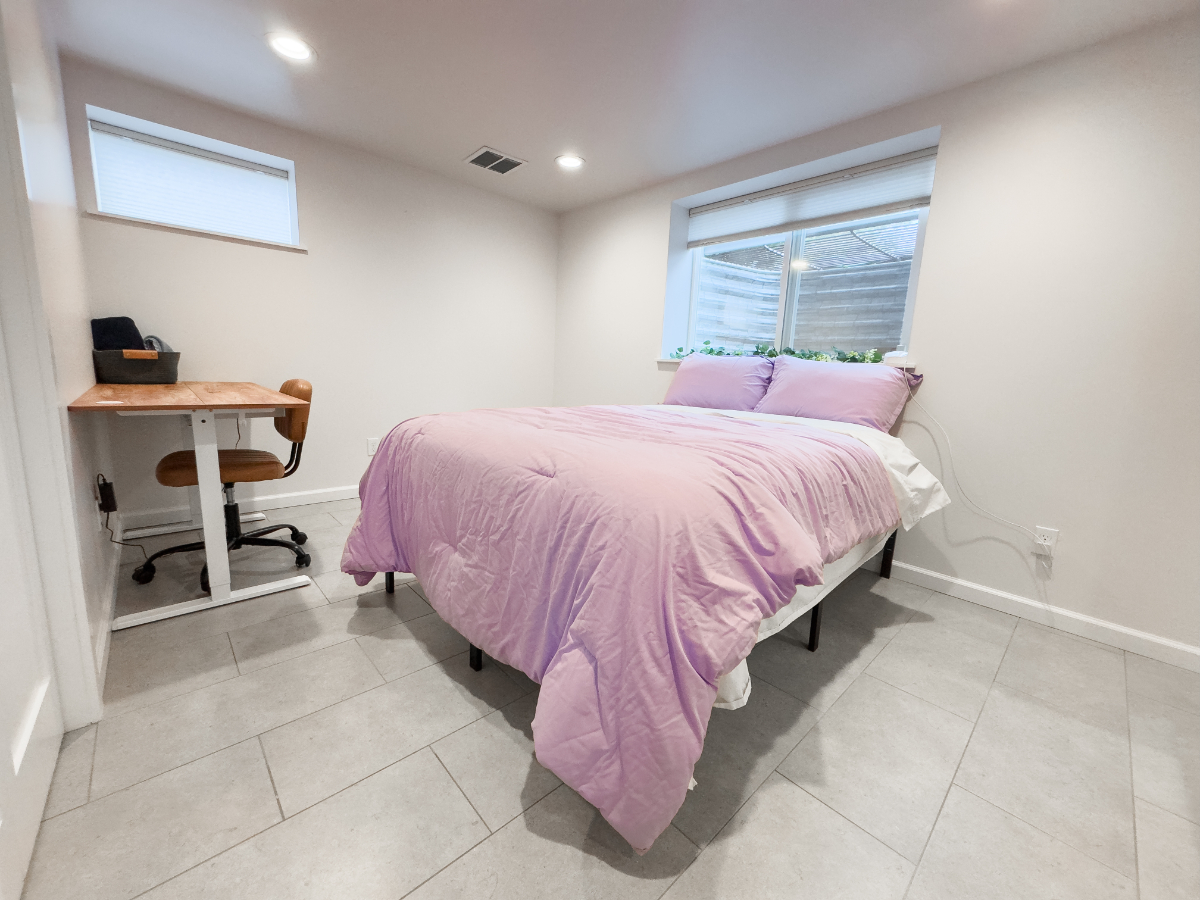 Cozy ground floor propety with big yard near Northgate and Greenlake Unit2