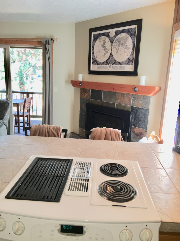 Cozy Condo at Mount Bachelor Village, Ground floor, Across from hot tub, Pool and Trail - Photo 6