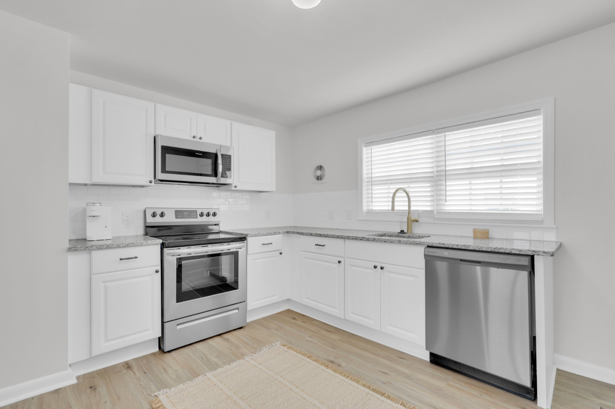 Southern Luxe on 57th (Gated community near downtown Savannah) 10A - Photo 3