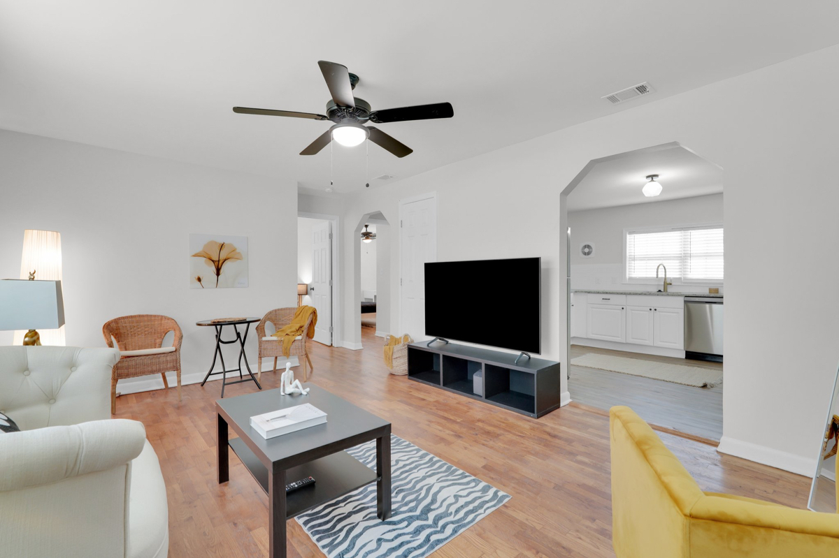 Southern Luxe on 57th (Gated community near downtown Savannah) 10A - Photo 4