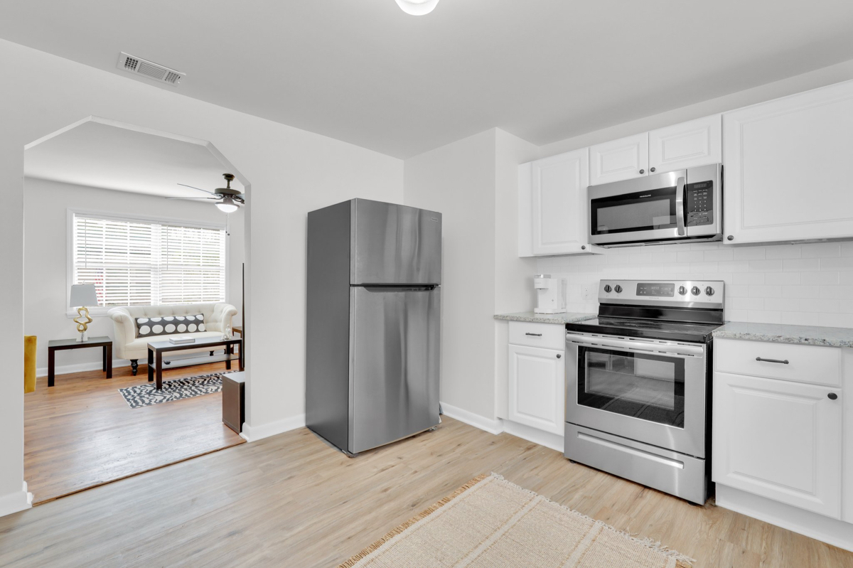 Southern Luxe on 57th (Gated community near downtown Savannah) 10A - Photo 9