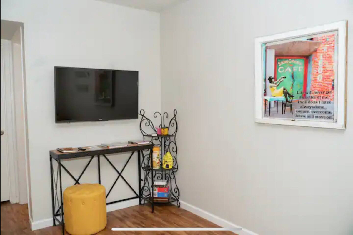 Travis Heights Condo - Photo 11