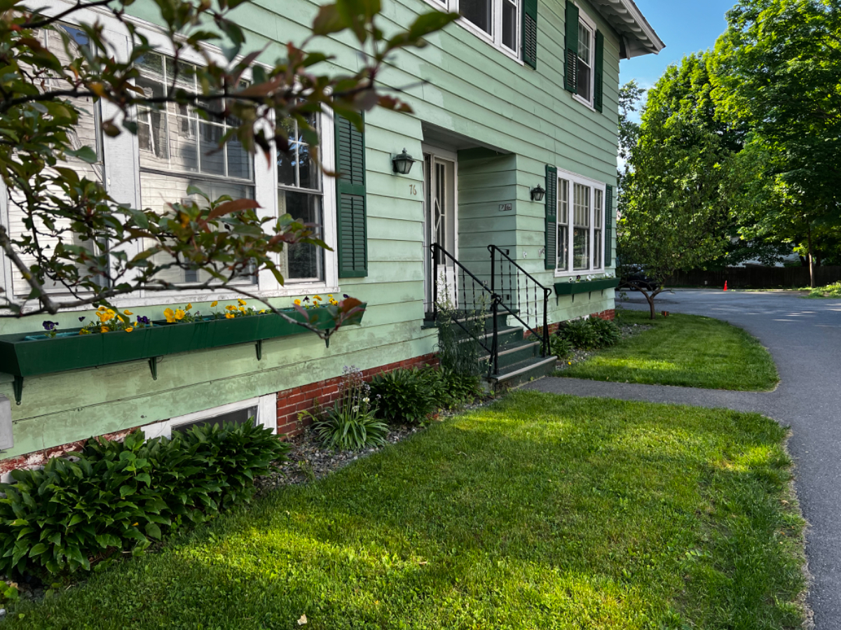 Downtown Brattleboro GREAT Neighborhood RENOVATED 1 bedroom, 700 feet to Town Center - Photo 10
