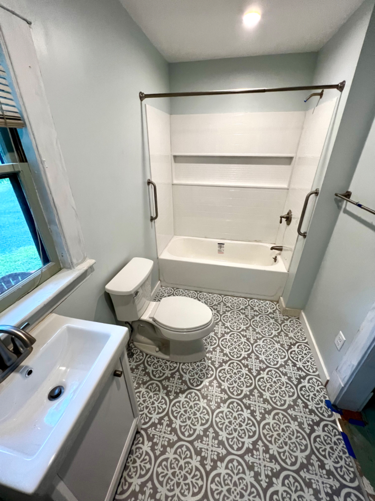 Downtown Brattleboro GREAT Neighborhood RENOVATED 1 bedroom, 700 feet to Town Center - Photo 12