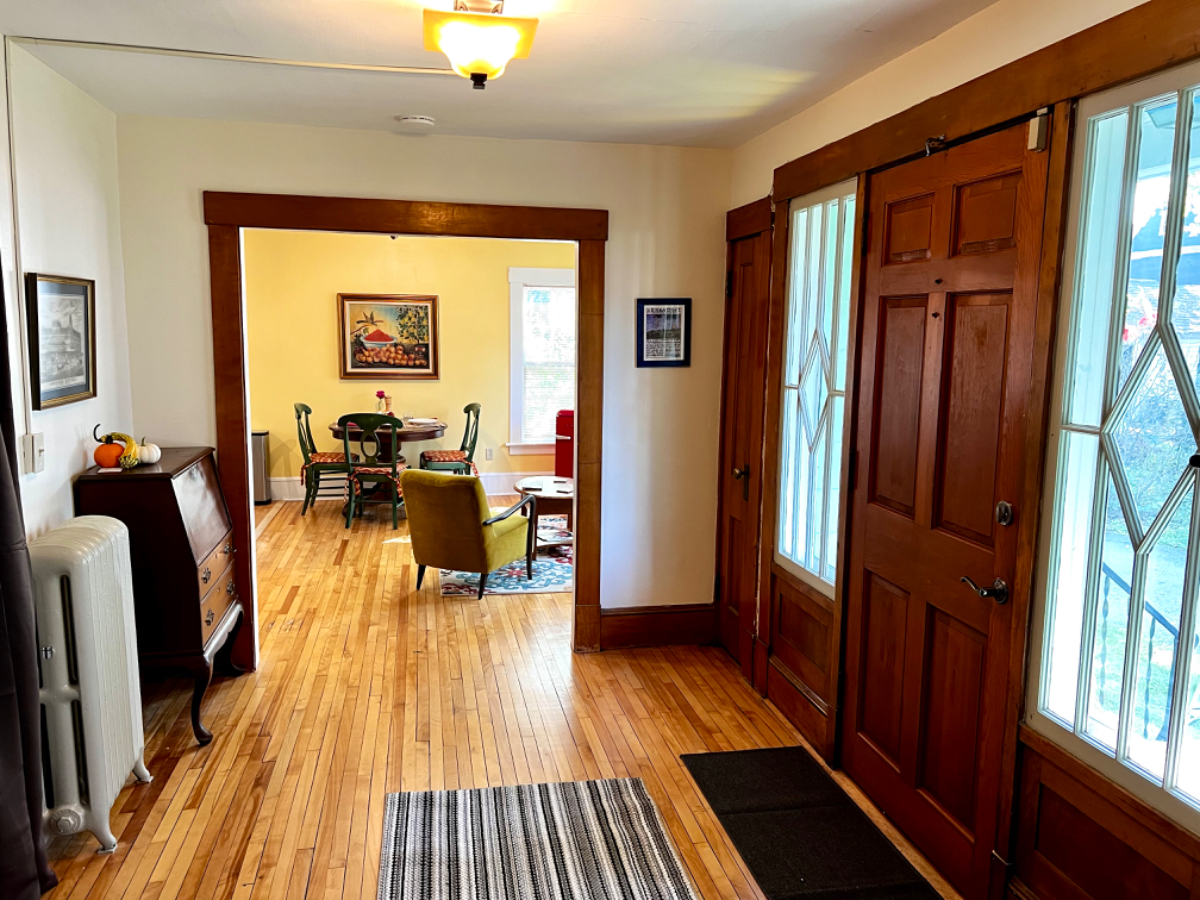 Downtown Brattleboro GREAT Neighborhood RENOVATED 1 bedroom, 700 feet to Town Center - Photo 4