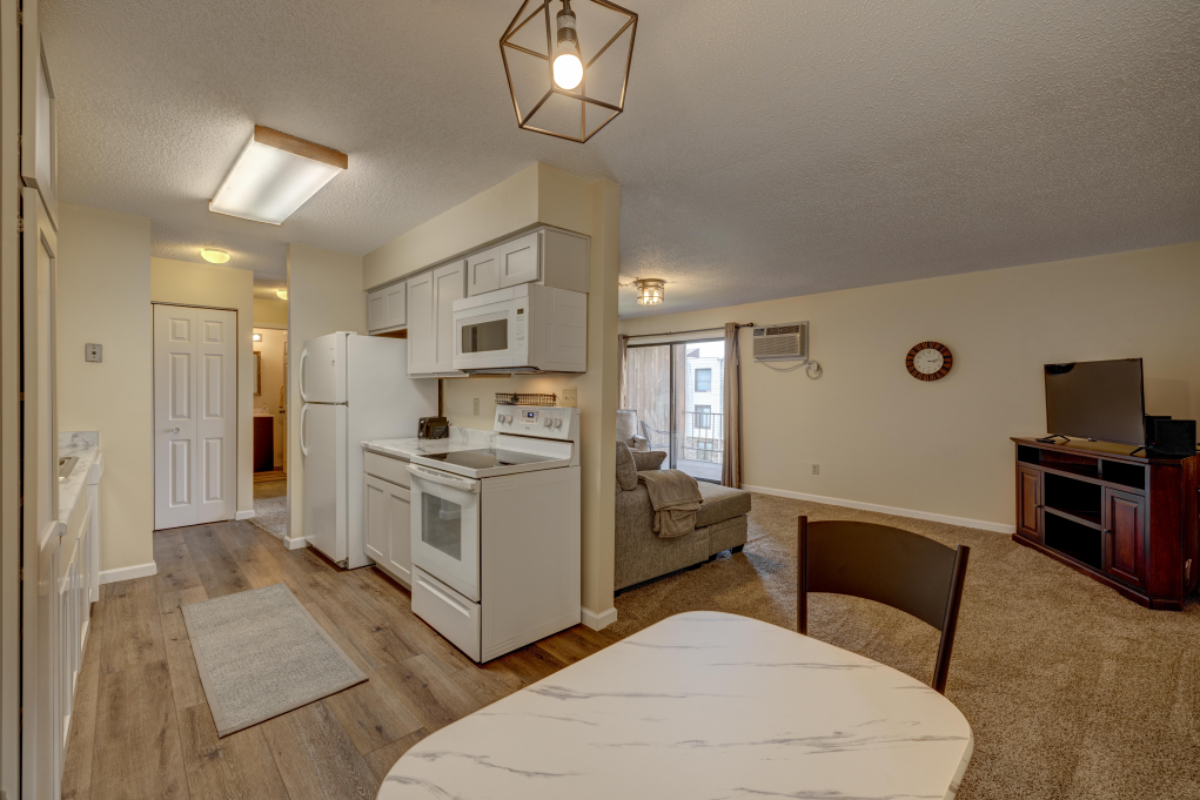 Comfy Quiet Spacious 1 bedroom - Photo 1