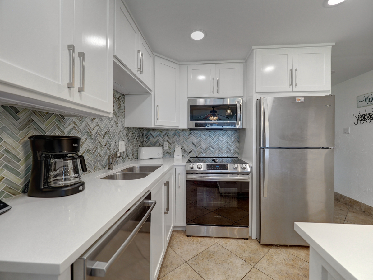 Island House Beachfront condos 124