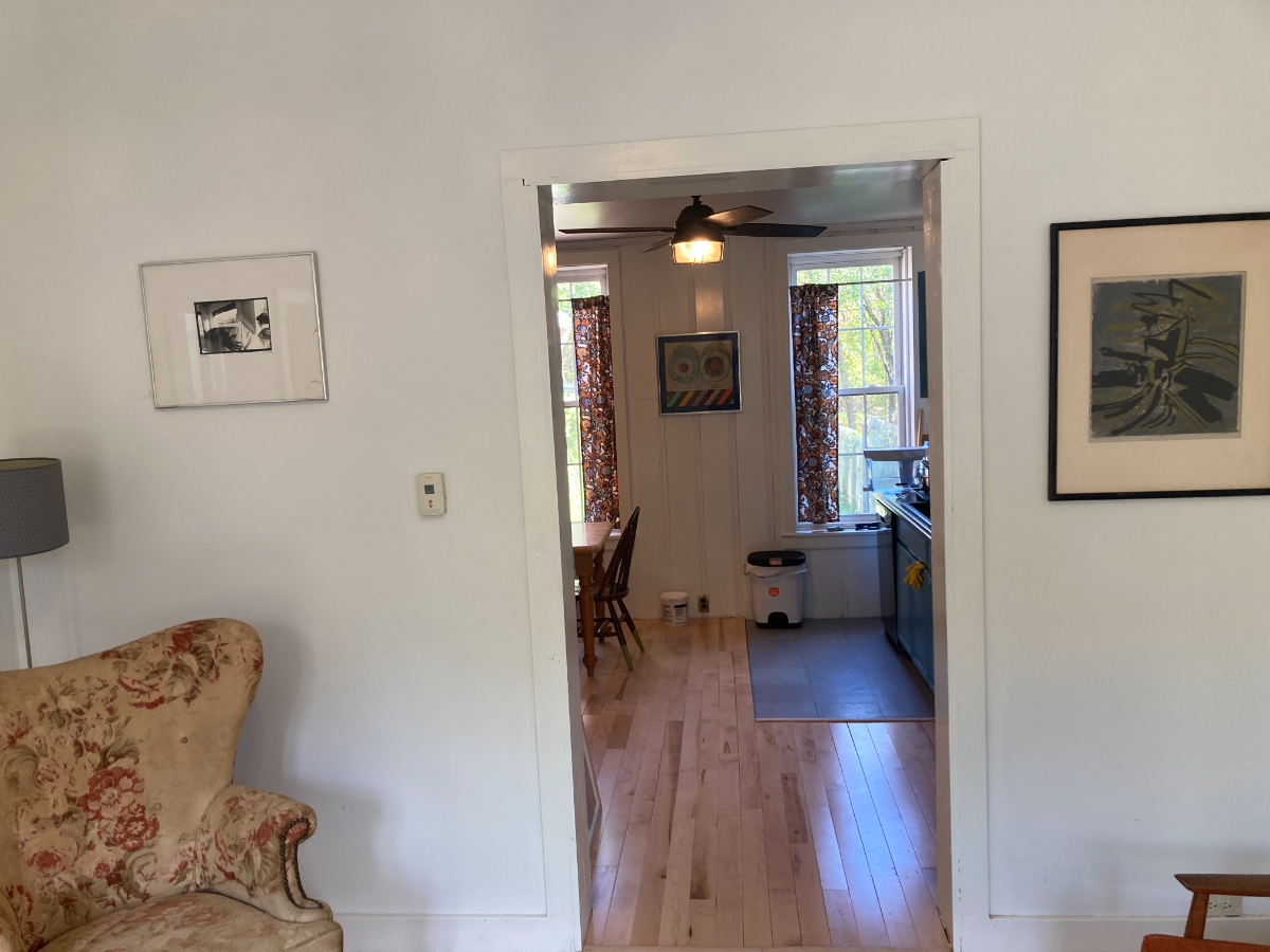 River Charm - Delightful 2-Bedroom Row House with Lush Backyard Oasis on the Hudson River - Photo 4