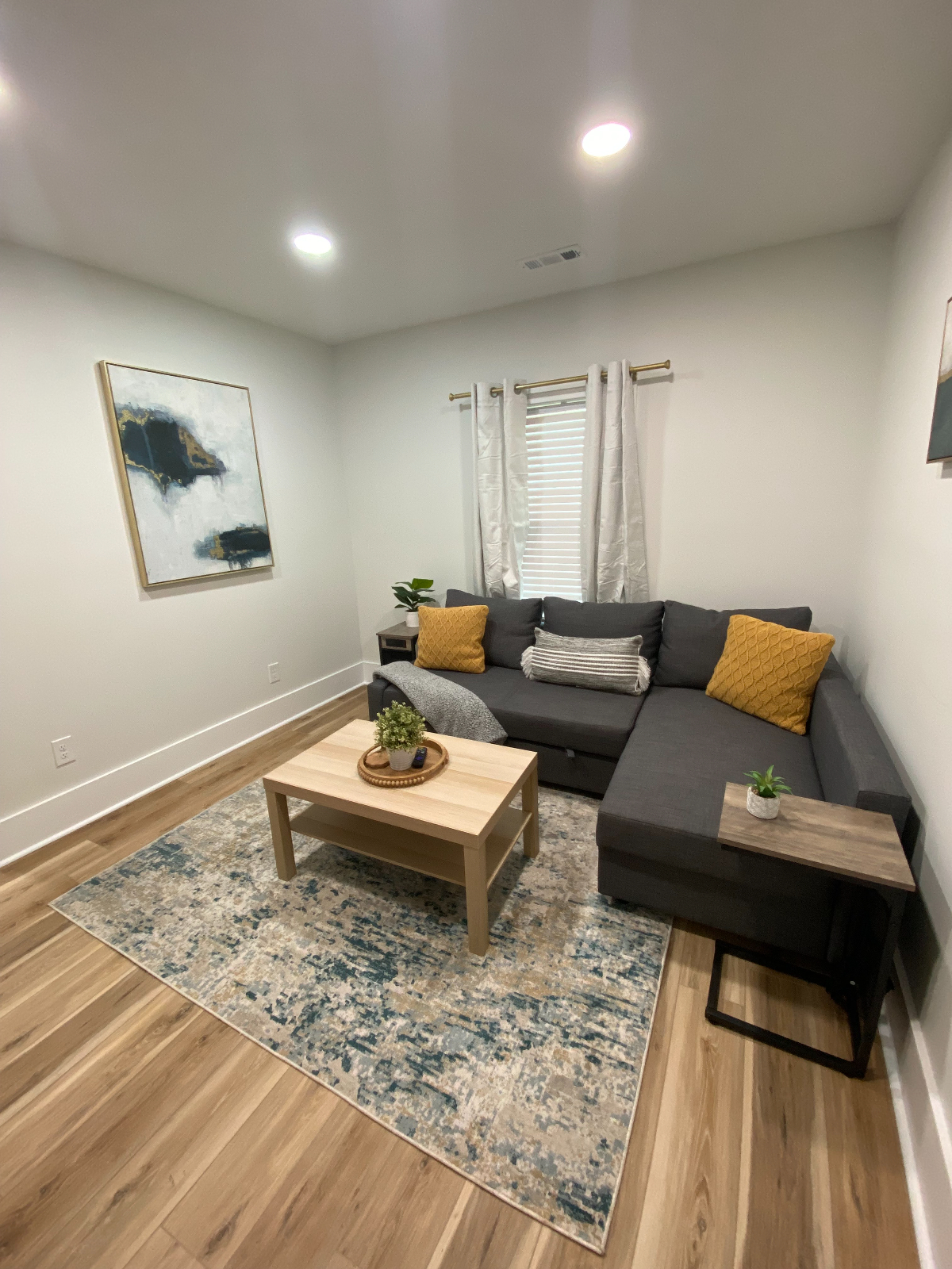 Remodeled Quiet 2 Bedroom .6 mi To ...