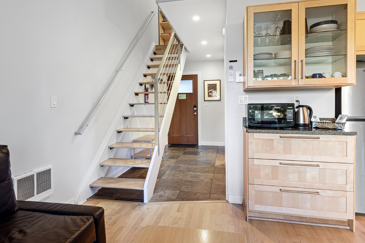 Charming Bend 2-Bd Condo - Photo 6