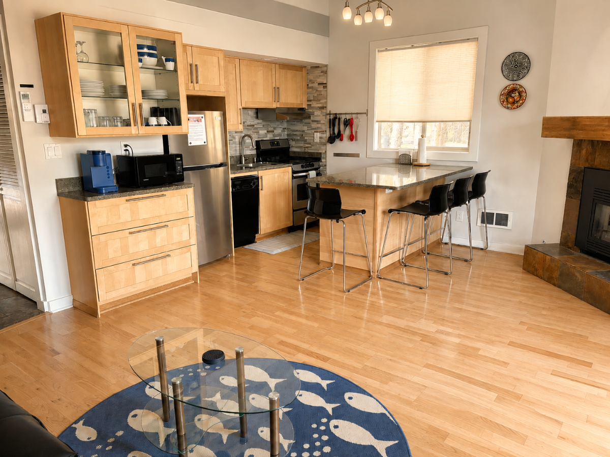 Charming Bend 2-Bd Condo - Photo 3