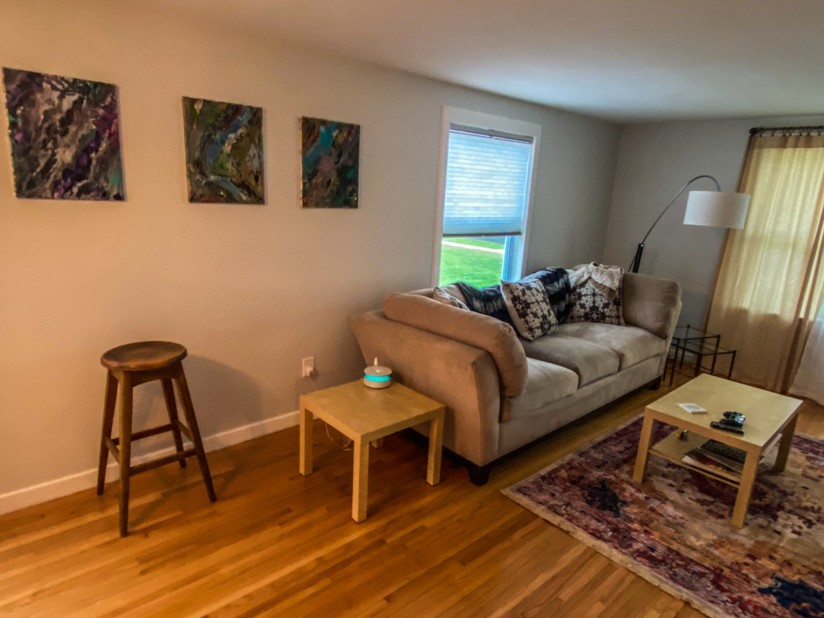 Beautiful North Tonawanda Retreat - Serene 2-Bedroom Home with an Ideal Location Near Niagara Falls - Photo 2