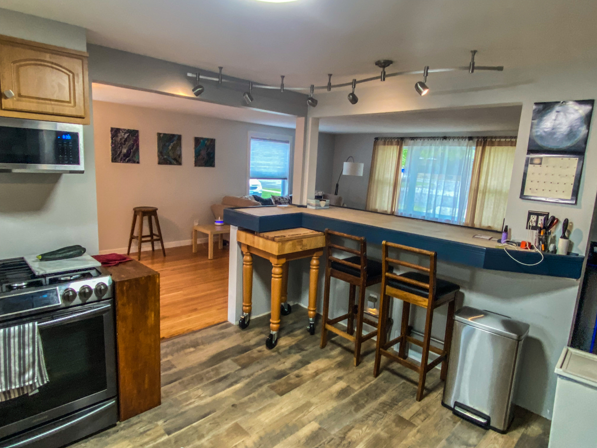 Beautiful North Tonawanda Retreat - Serene 2-Bedroom Home with an Ideal Location Near Niagara Falls - Photo 5