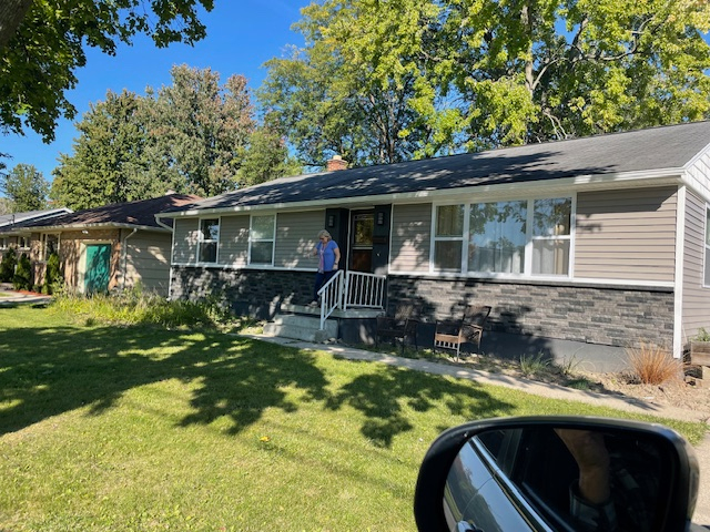 Beautiful North Tonawanda Retreat - Serene 2-Bedroom Home with an Ideal Location Near Niagara Falls - Photo 1