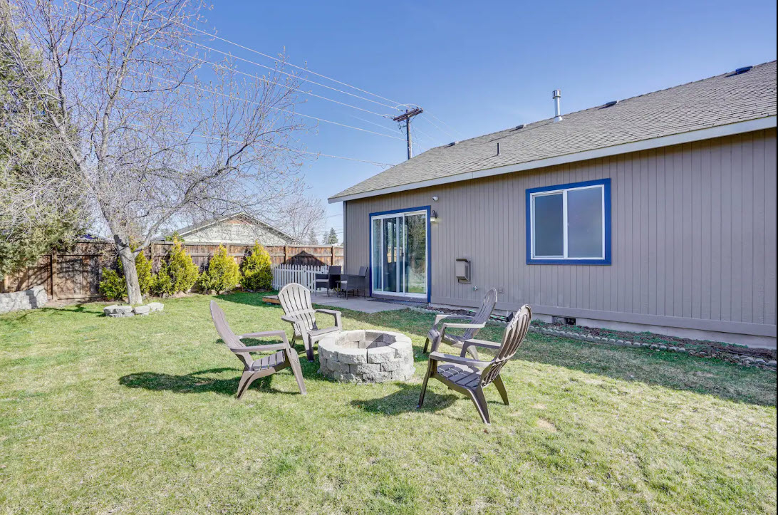 Cute Farmhouse with Porch and Perfect Location - Photo 3