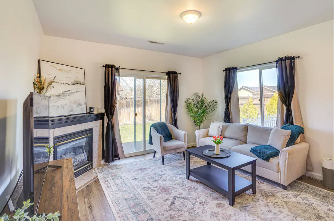 Cute Farmhouse with Porch and Perfect Location - Photo 1