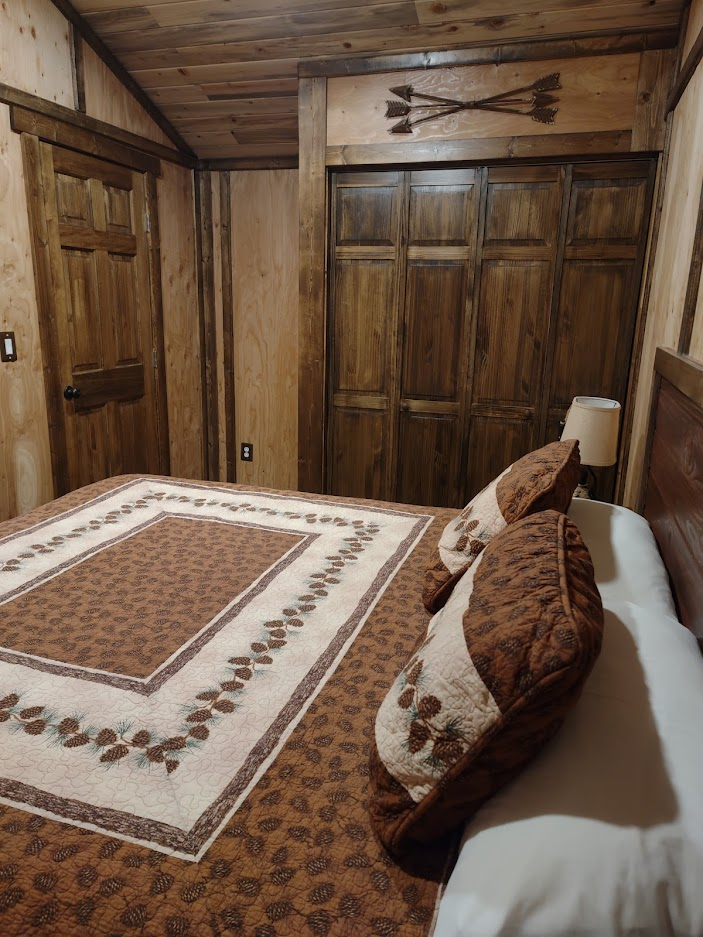 Wolf Haven Cabins Howling wolf - Photo 8