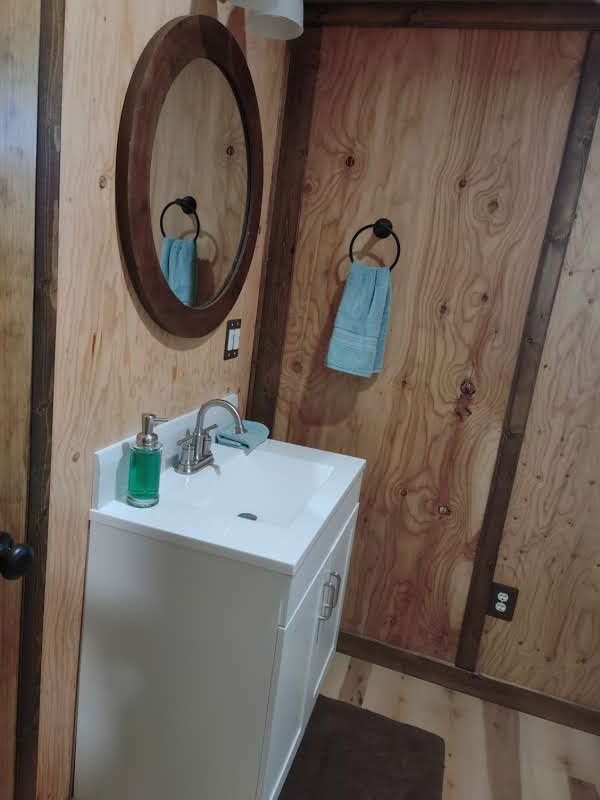 Wolf Haven Cabins Howling wolf - Photo 9