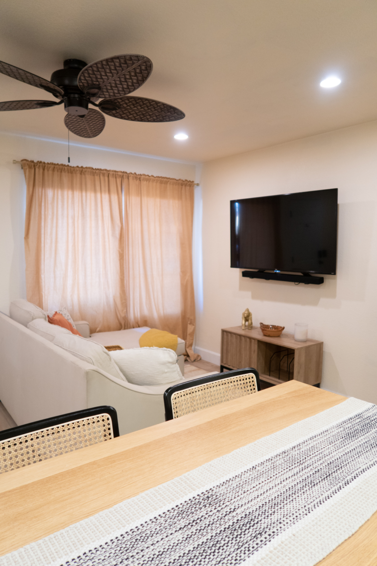 Cozy 1 bedroom condo in the heart of North Park - Photo 4