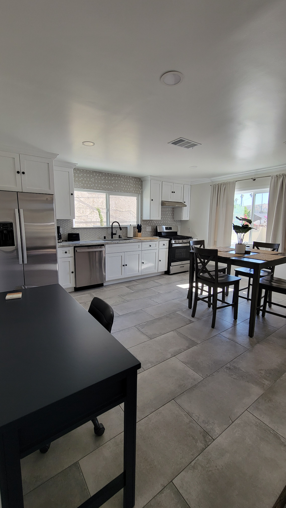 Cozy Cottage in El Sereno - Photo 2