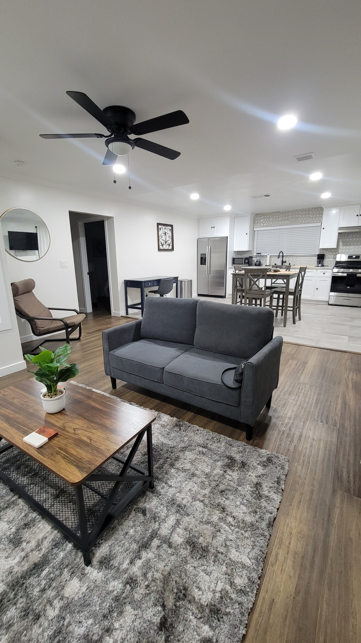 Cozy Cottage in El Sereno - Photo 1