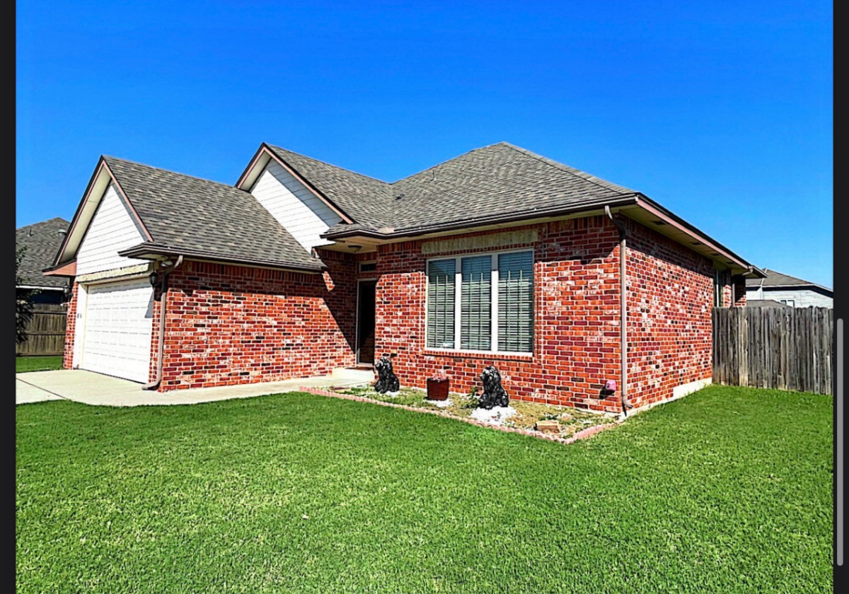 Comfy Bedroom with All Amenities in Modern, Centrally-Located OKC Home, 1.9mi to OU Health OKC - 2.5mi to Downtown