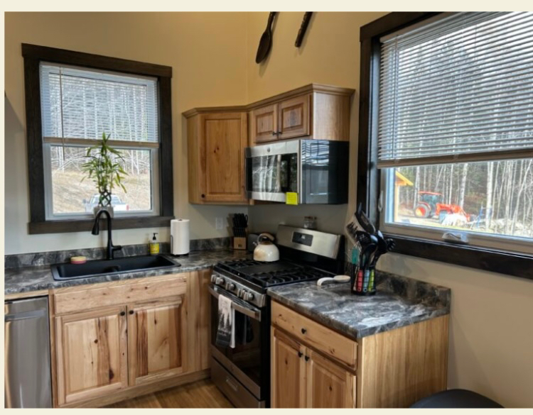 Spacious, second-floor apartment, 25min from local hospital, MTB  trails, and ski resort.  Access to - Photo 6
