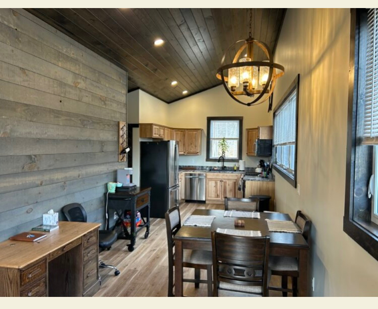Spacious, second-floor apartment, 25min from local hospital, MTB  trails, and ski resort.  Access to - Photo 7