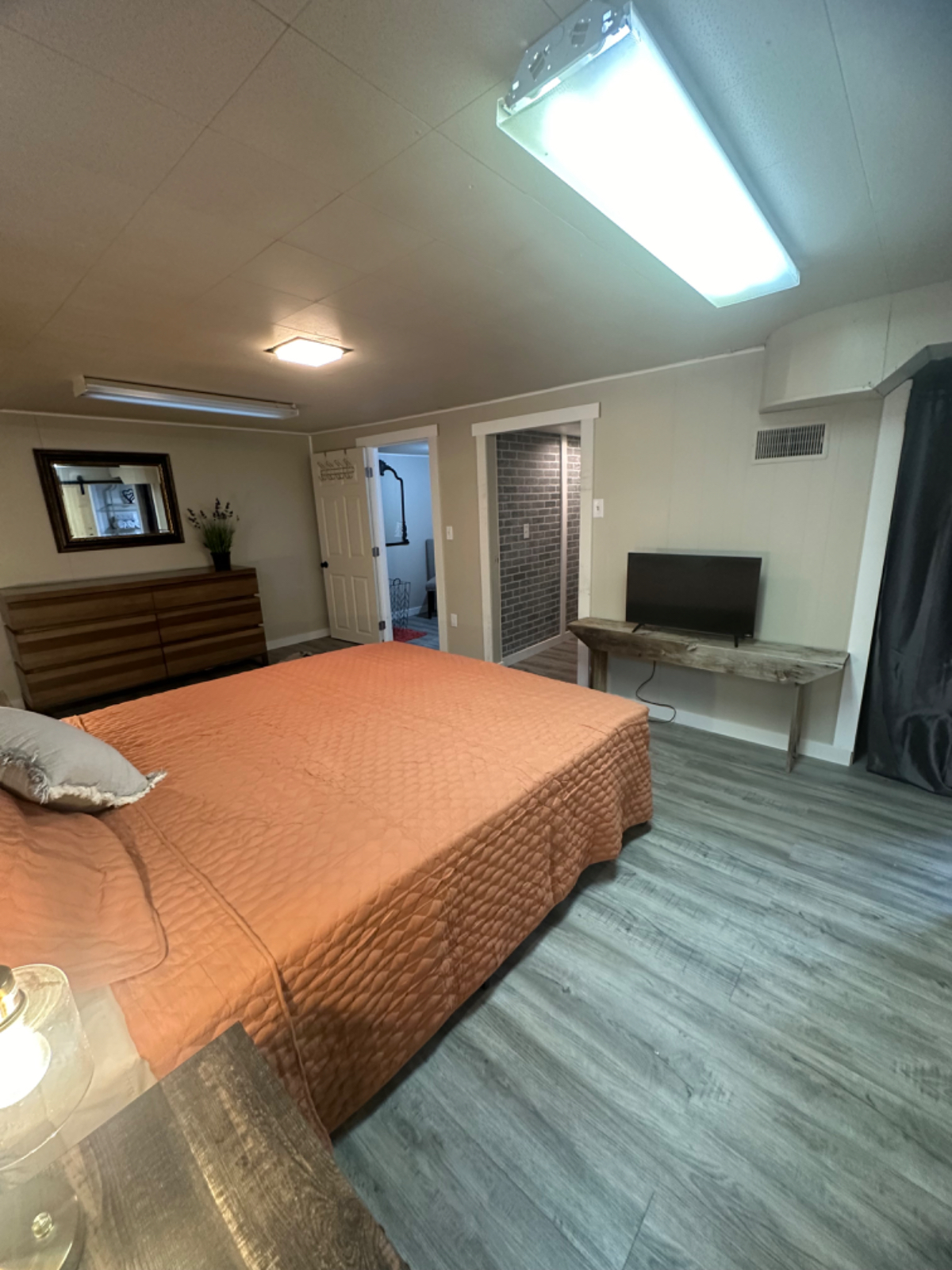 Fully furnished brand new remodel - Photo 10