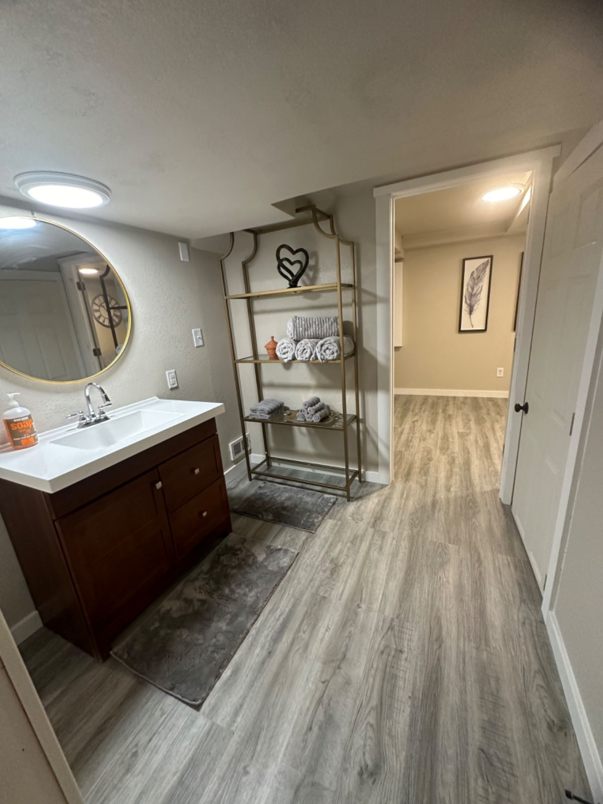 Fully furnished brand new remodel - Photo 6