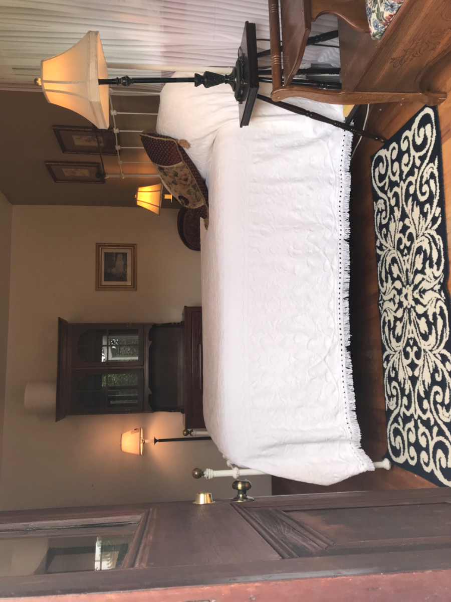 Private 2 room suite, 2 miles from hospital - Photo 2