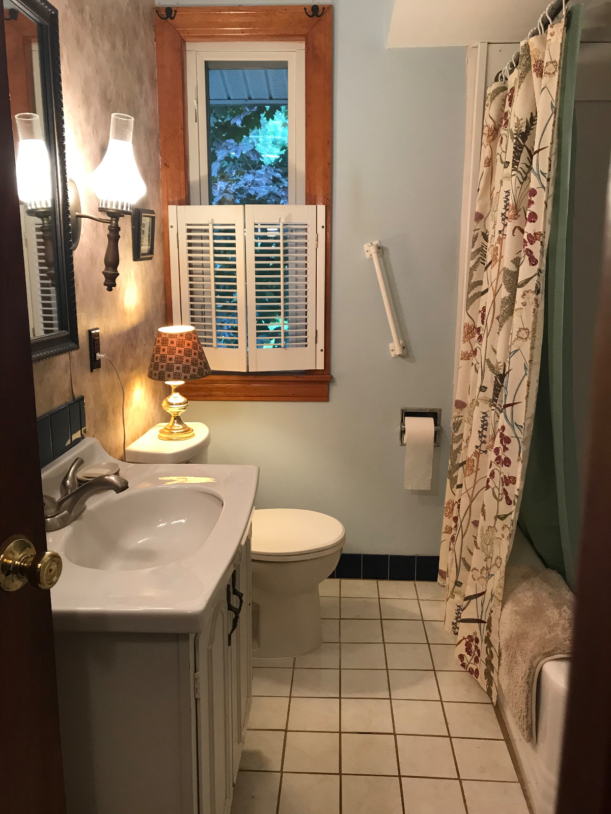 Private 2 room suite, 2 miles from hospital - Photo 1