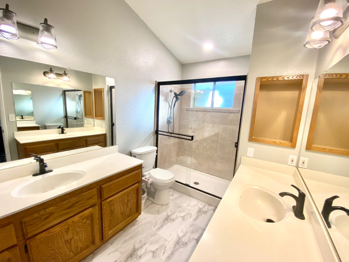 Work and Play in this great getaway - Rent Today - Photo 3