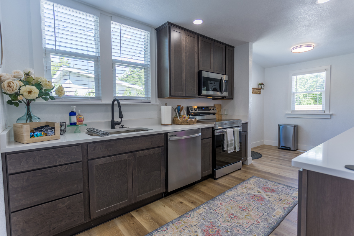 Fully Remodeled Downtown Bungalow - Photo 9