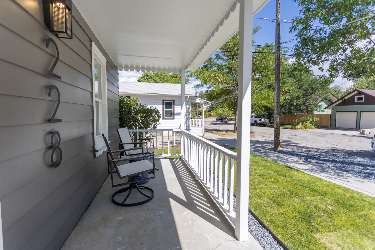 Fully Remodeled Downtown Bungalow - Photo 10