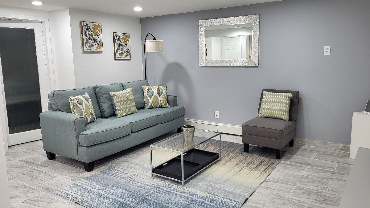 Spacious room with full amenities - Photo 2