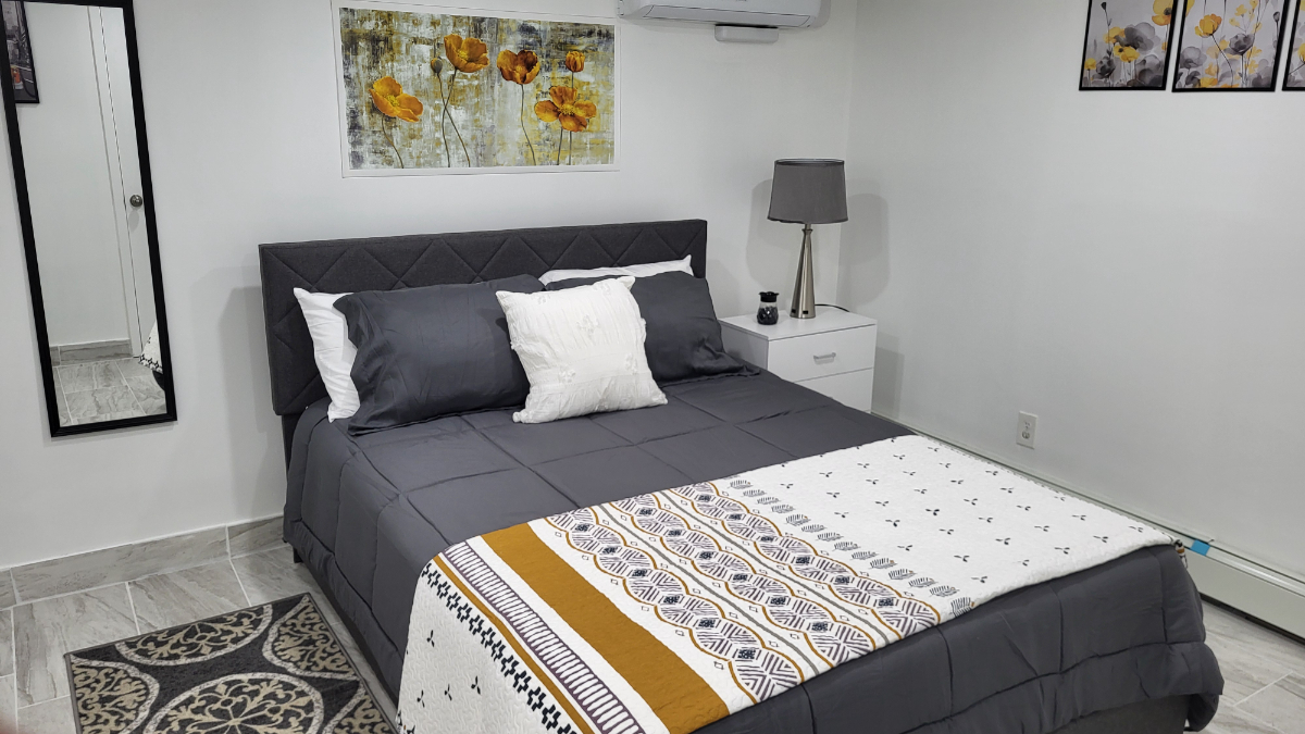 Spacious room with full amenities - Photo 5