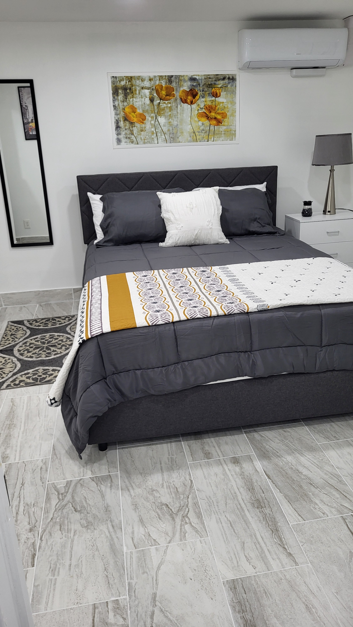 Spacious room with full amenities - Photo 7