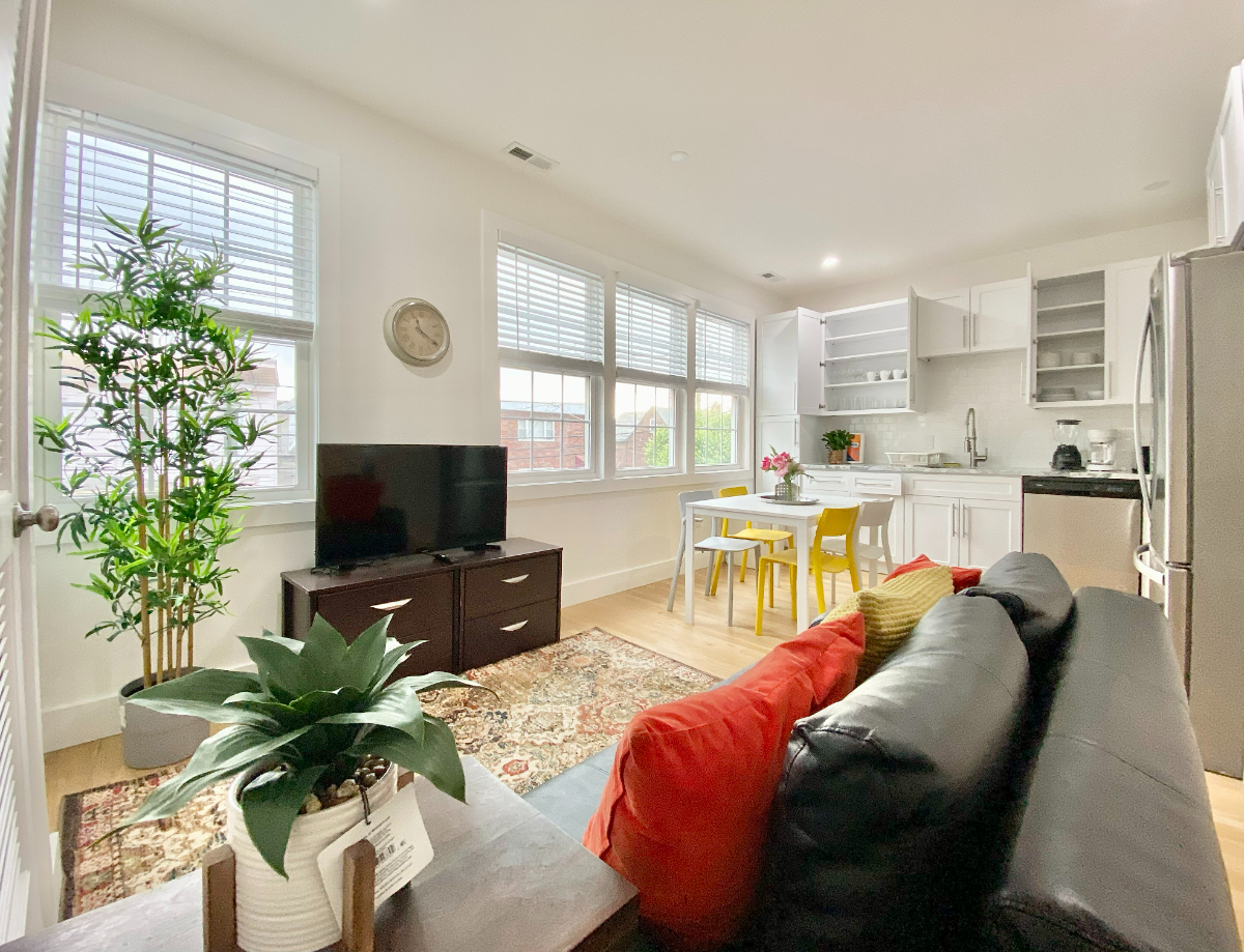 592-2 Renovated 3 bedroom 2 bathroom entire...