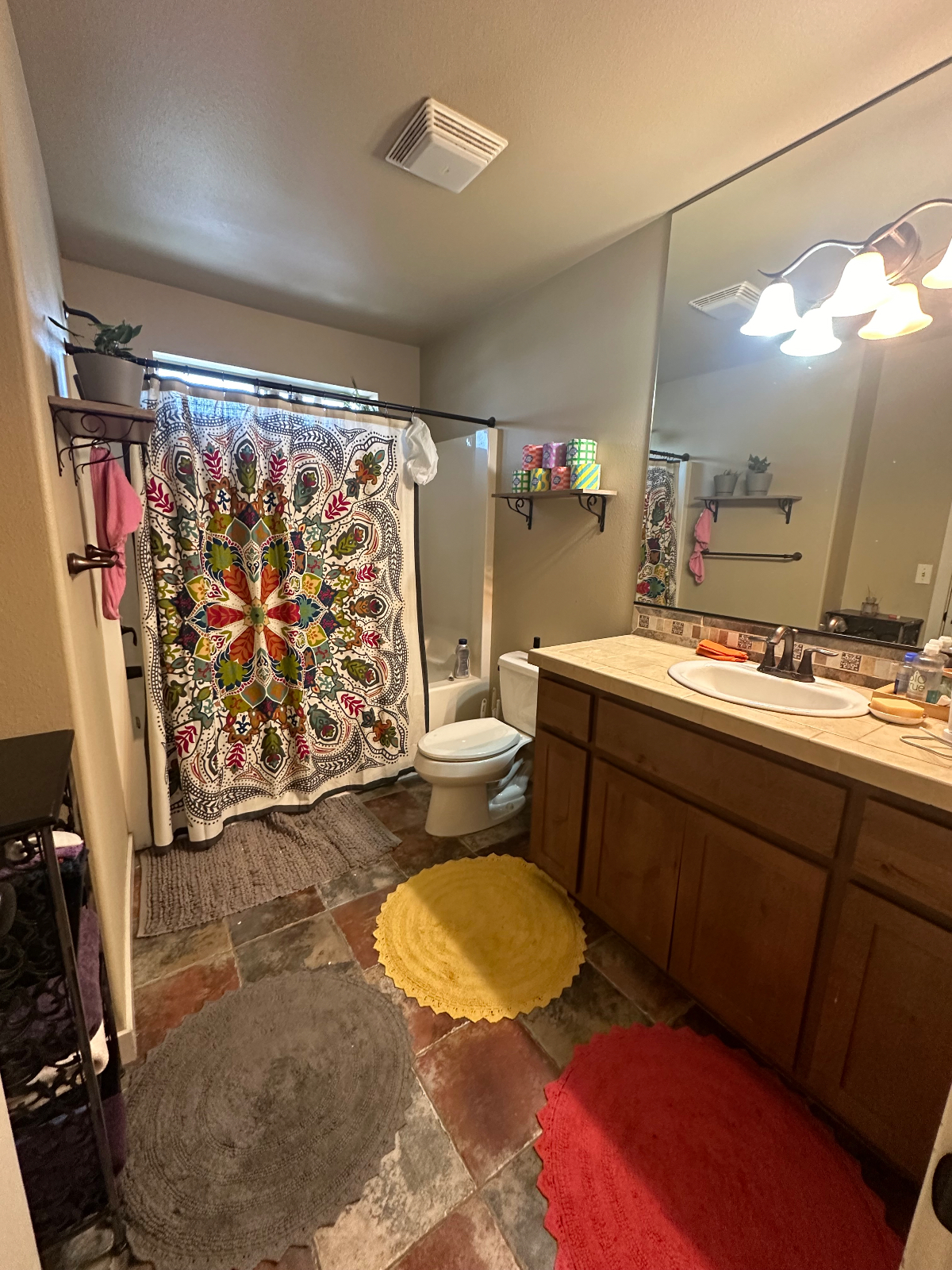 Comfortable Furnished Loft in Townhouse Ideal for Traveling Professionals - Photo 4