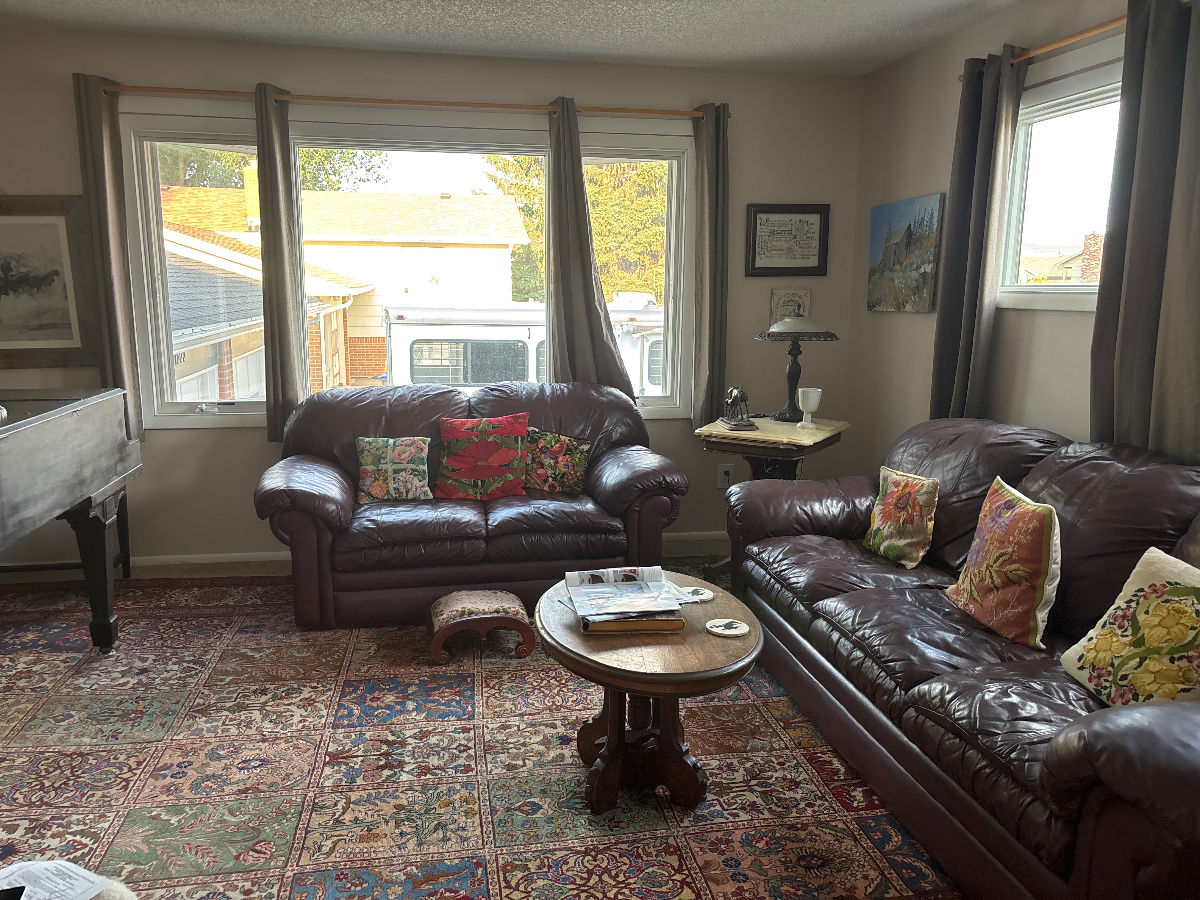 Three rooms for rent in a large spacious, light home - Photo 2